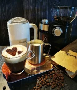 Qualitá® Melkkan Met Art Pen - Barista Melkkannetje - 350 ML - Melkopschuimkannen -Barbecue Benodigdheden 1023x1200 3