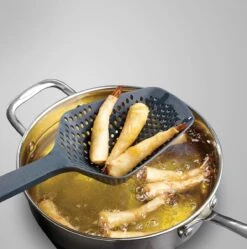 Joseph Joseph Scoop Plus Vergietlepel - Schuimspaan - Frituurschep 12 Joseph Joseph Scoop Plus Vergietlepel - Schuimspaan - Frituurschep -Barbecue Benodigdheden 1188x1200 9