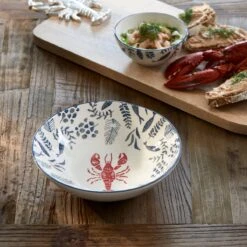Riviera Maison Serveerschaal Keramiek Met Vissen En Kreeft - First Catch Serving Bowl - Blauw - Keramiek - 1 Stuk 3 Riviera Maison Serveerschaal Keramiek Met Vissen En Kreeft - First Catch Serving Bowl - Blauw - Keramiek - 1 Stuk -Barbecue Benodigdheden 1200x1200 1033