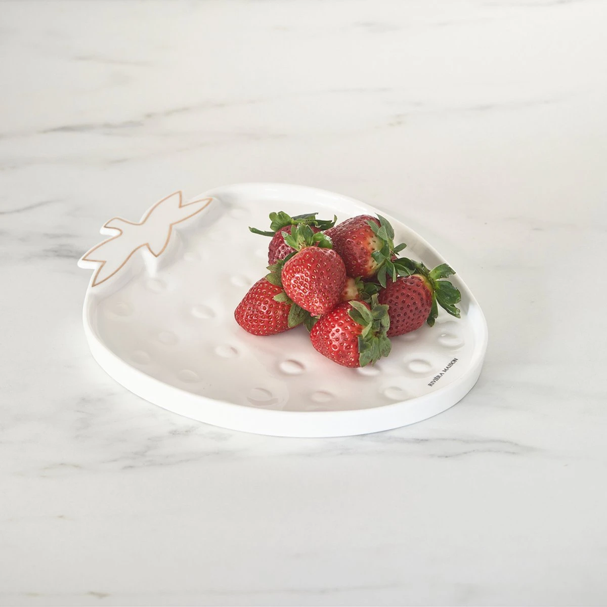 Riviera Maison Serveerschaal Aardbei, Zomers Serveerbord Voor Fruit - Tasty Strawberry Serving Dish - Wit / Goud - Porselein - 1 Stuk 4 Riviera Maison Serveerschaal Aardbei, Zomers Serveerbord Voor Fruit - Tasty Strawberry Serving Dish - Wit / Goud - Porselein - 1 Stuk - Afbeelding 4