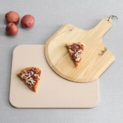 Buxibo 2in1 Pizzasteen - Voor BBQ & Oven - Inclusief Serveer Plank - Pizzabord/Pizzaplank - 30.5 X 38.1 X 1.4 Cm -Barbecue Benodigdheden 1200x1200 1411