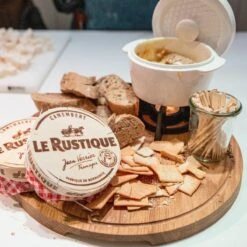 Boska Pizzaplank Friends L - BBQ Accessoires - Eikenhout - Handige Opvanggeul - Ø 34 Cm -Barbecue Benodigdheden 1200x1200 1442