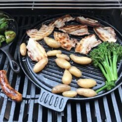 Chefs Cuisine Gietijzeren Grillpan - Grillpan Gietijzer - Gietijzer Bbq Grillpan - Gietijzeren Grillplaat - Pizzasteen - Plancha Gietijzer - Gietijzeren Bakplaat - Rond 36 Cm - Dubbelzijdig -Barbecue Benodigdheden 1200x1200 1595