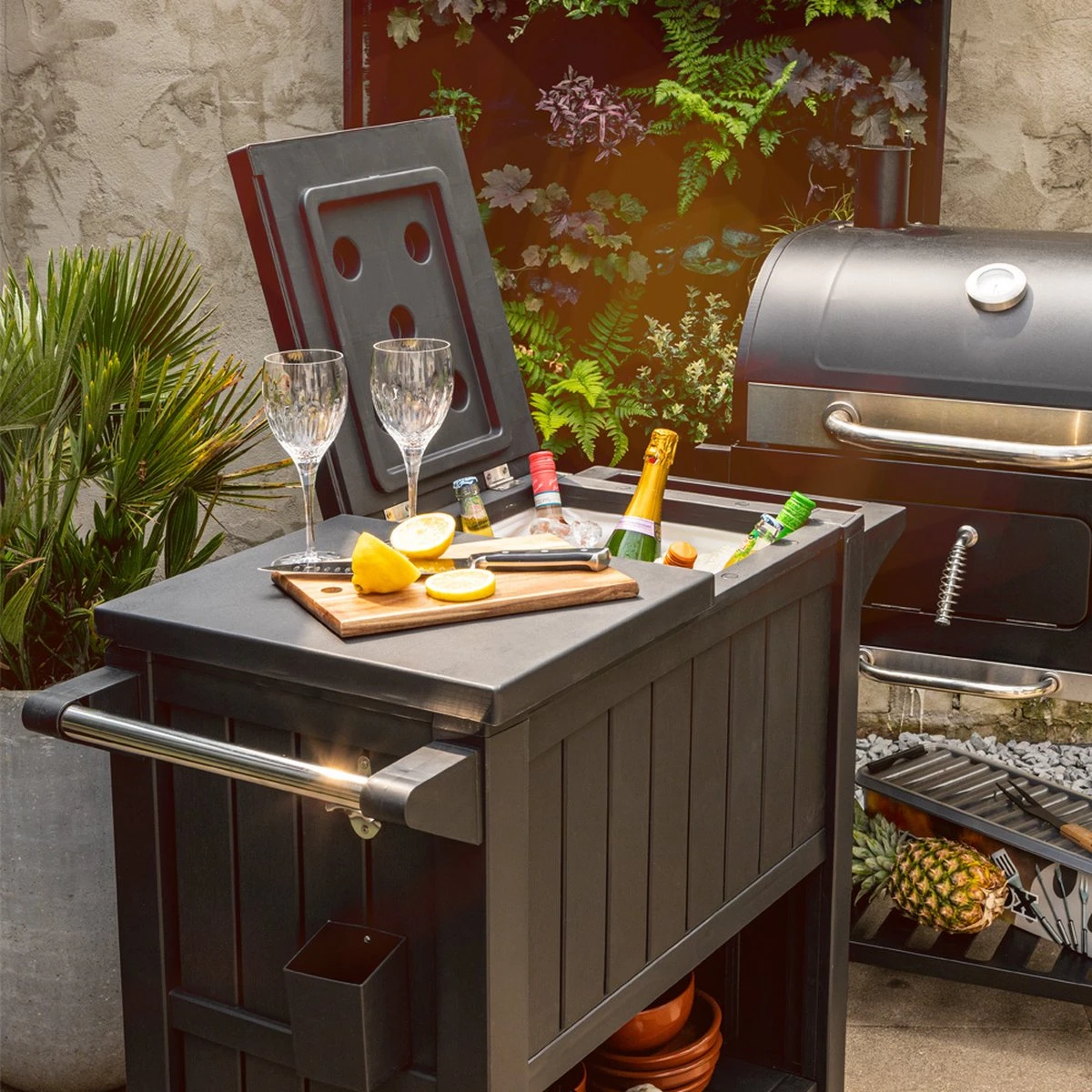 BluMill BBQ Tafel - Inclusief Koelvak 80 Liter - Op Wieltjes - Met Flessenopener - 102 X 46 X 86,5 Cm 2 BluMill BBQ Tafel - Inclusief Koelvak 80 Liter - Op Wieltjes - Met Flessenopener - 102 X 46 X 86,5 Cm - Afbeelding 2