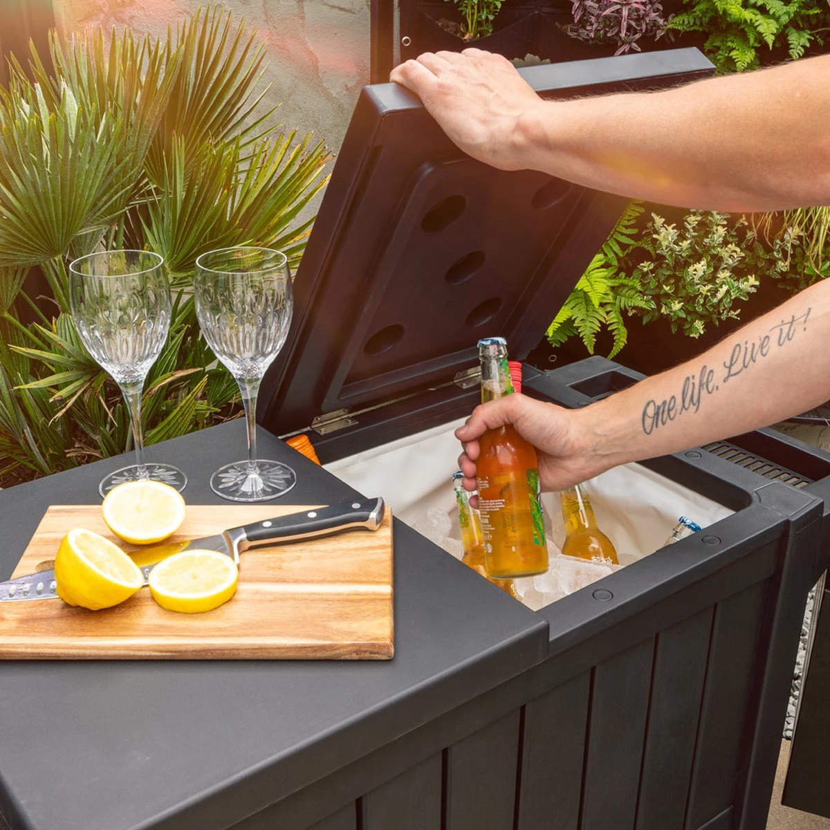 BluMill BBQ Tafel - Inclusief Koelvak 80 Liter - Op Wieltjes - Met Flessenopener - 102 X 46 X 86,5 Cm 6 BluMill BBQ Tafel - Inclusief Koelvak 80 Liter - Op Wieltjes - Met Flessenopener - 102 X 46 X 86,5 Cm - Afbeelding 6