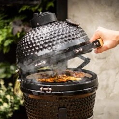 BluMill Kamado BBQ Egg - Kamado 13 Inch - Incl. Vlees Thermometer - Houtskoolbarbecues - Zwart - Ø 27cm -Barbecue Benodigdheden 1200x1200 1804