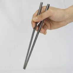 House Of Husk 1 Persoons Chopstick Set - 1 Paar Metalen Koreaanse Eetstokjes - Inclusief Eetlepel En Houder - RVS - Metaal - Eetstokjes - Koreaans - Vaatwasserbestendig - Sushi Chopsticks - Noodles - Zwart -Barbecue Benodigdheden 1200x1200 2304