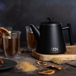 VDN RVS Theepot Dubbelwandig Met Filter - Zwarte Theekan 1 Liter - 902 -Barbecue Benodigdheden 1200x1200 361