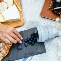 STOJO - Opvouwbare Beker - To Go - Grijs - 237ml - Herbruikbaar 11 STOJO - Opvouwbare Beker - To Go - Grijs - 237ml - Herbruikbaar -Barbecue Benodigdheden 1200x1200 416