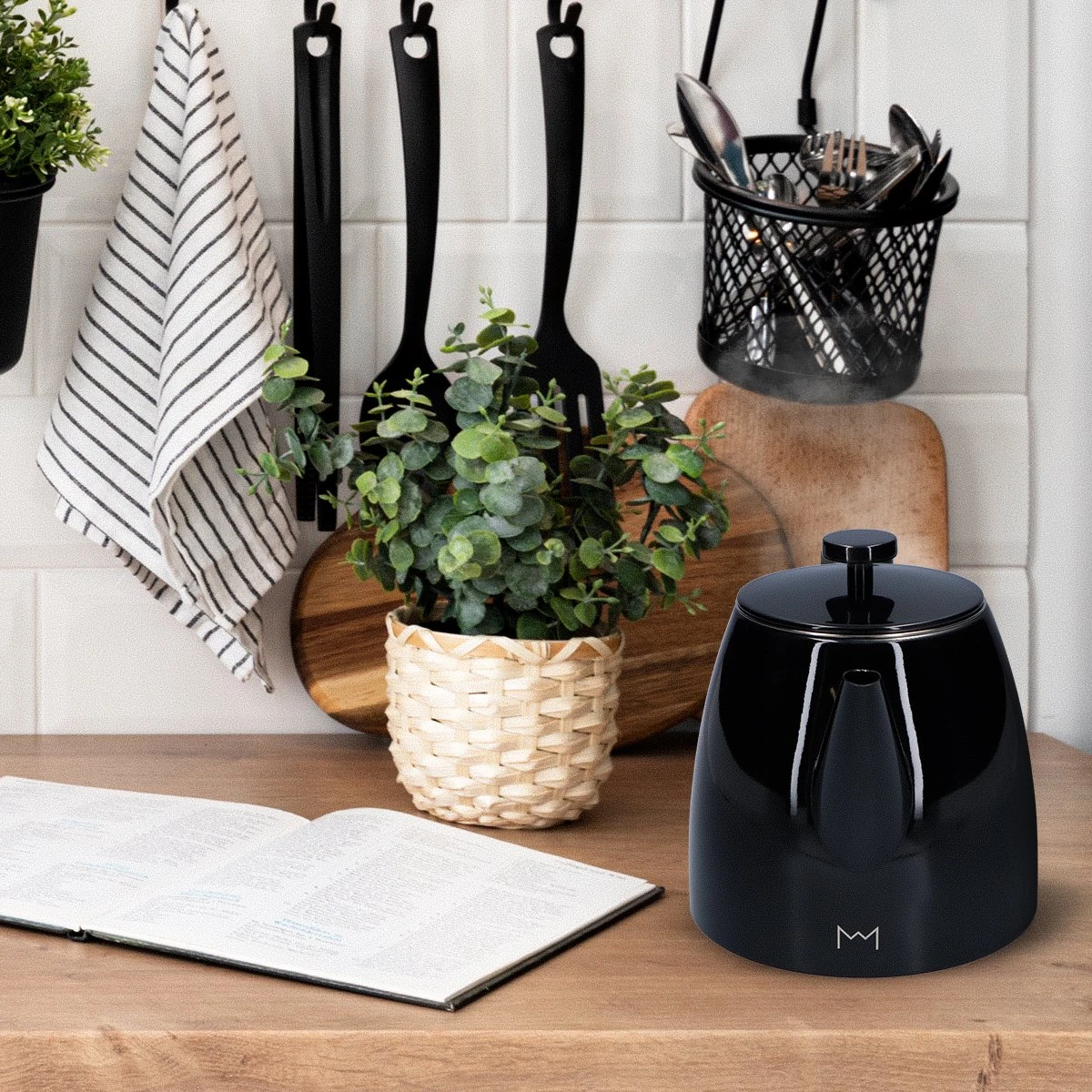 Vaja® Theepot Juliette Met Filter - Dubbelwandig -Theekan 1.0L - Glimmend Zwart 7 Vaja® Theepot Juliette Met Filter - Dubbelwandig -Theekan 1.0L - Glimmend Zwart - Afbeelding 7