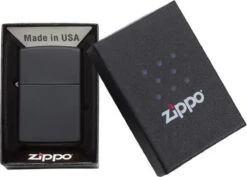 Zippo Regular Black Matte Finish Benzine Aansteker -Barbecue Benodigdheden 1200x861 2