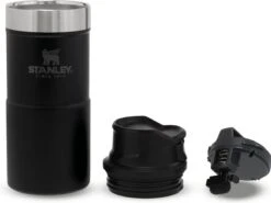 Stanley Trigger-Action Travel Mug 0.47L - Thermosfles - Matt Black 26 Stanley Trigger-Action Travel Mug 0.47L - Thermosfles - Matt Black -Barbecue Benodigdheden 1200x897