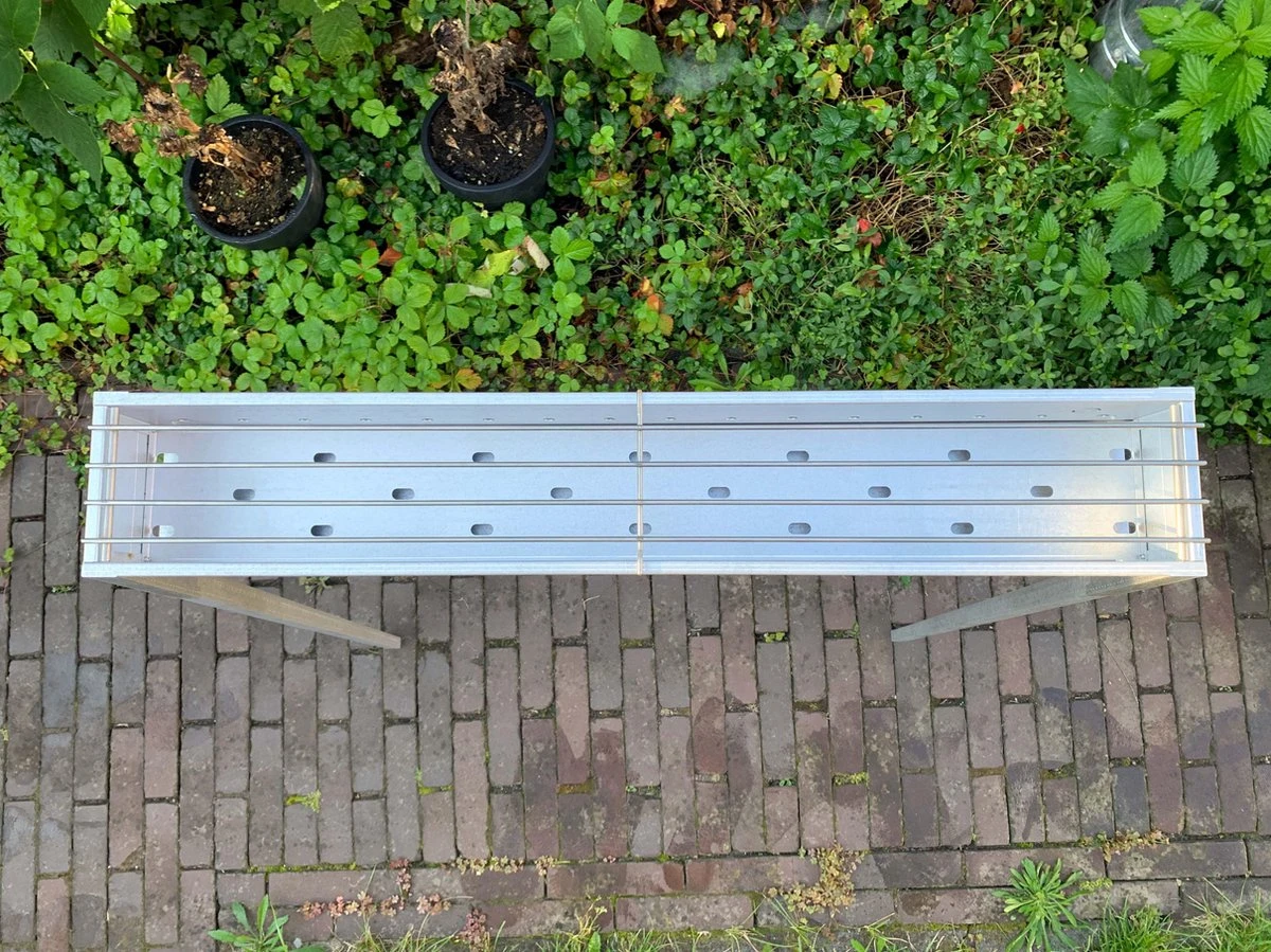 Spiedini Saté-bbq Bali 80 - Saté Houtskoolbarbecue Met Horizontaal Rooster - 80 Cm Lang, 11 Cm Breed - Materiaal: Gealuminiseerd Ijzer 3 Spiedini Saté-bbq Bali 80 - Saté Houtskoolbarbecue Met Horizontaal Rooster - 80 Cm Lang, 11 Cm Breed - Materiaal: Gealuminiseerd Ijzer - Afbeelding 3