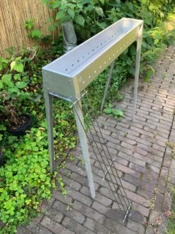 Spiedini Saté-bbq Bali 80 - Saté Houtskoolbarbecue Met Horizontaal Rooster - 80 Cm Lang, 11 Cm Breed - Materiaal: Gealuminiseerd Ijzer 33 Spiedini Saté-bbq Bali 80 - Saté Houtskoolbarbecue Met Horizontaal Rooster - 80 Cm Lang, 11 Cm Breed - Materiaal: Gealuminiseerd Ijzer -Barbecue Benodigdheden 899x1200 34