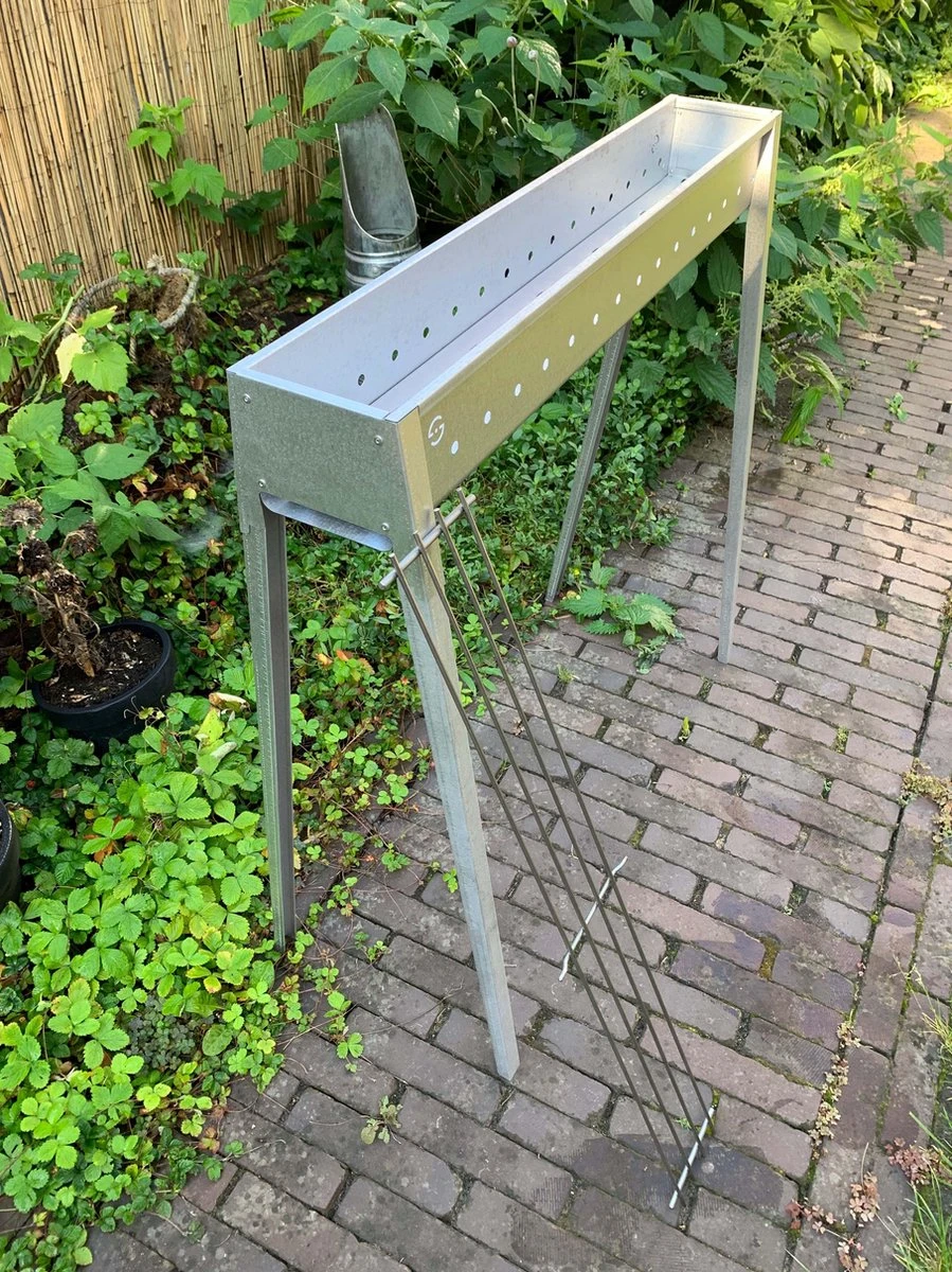 Spiedini Saté-bbq Bali 80 - Saté Houtskoolbarbecue Met Horizontaal Rooster - 80 Cm Lang, 11 Cm Breed - Materiaal: Gealuminiseerd Ijzer 14 Spiedini Saté-bbq Bali 80 - Saté Houtskoolbarbecue Met Horizontaal Rooster - 80 Cm Lang, 11 Cm Breed - Materiaal: Gealuminiseerd Ijzer - Afbeelding 14